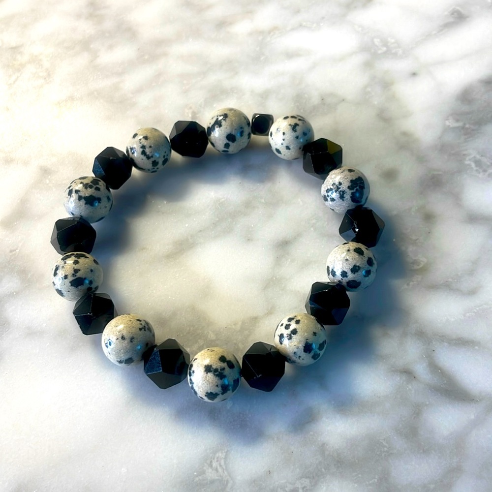 Dalmatian Jasper & black onyx bracelet in 7”